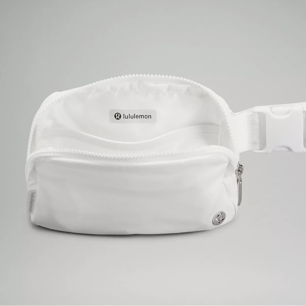 NWT LULULEMON WHITE BELT BAG - Picture 5 of 7